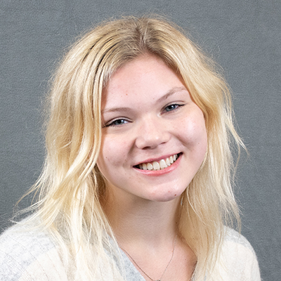 Headshot photo of Lauryn Thomas. 