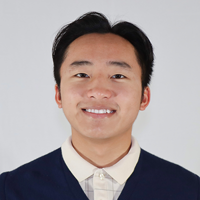 Headshot of Andrew Yang.