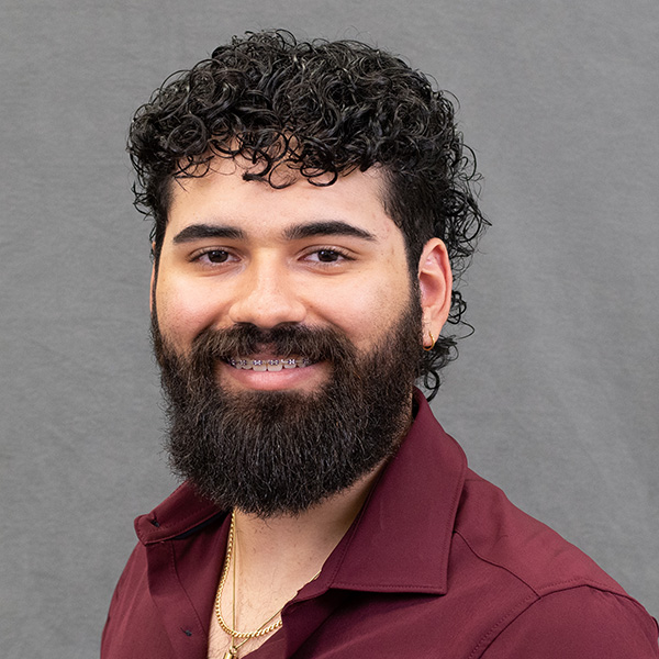Headshot photo of Jan Bilbao Del Valle.