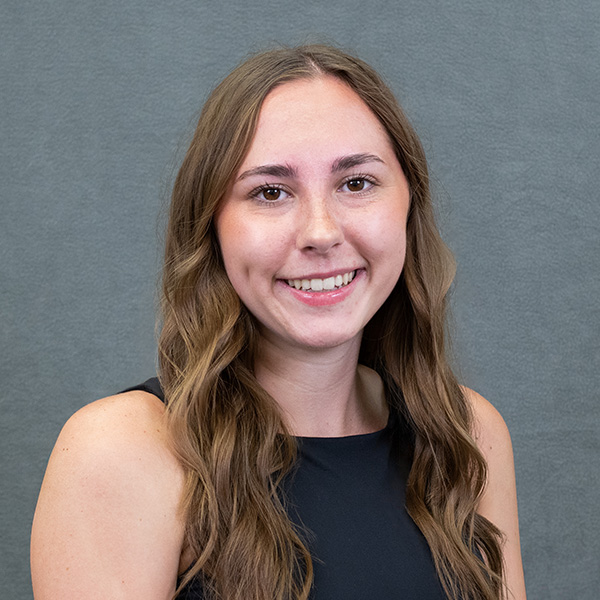 Headshot photo of Olivia Heling.