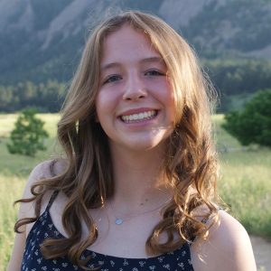 Teagan Lear Headshot Photo.