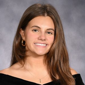 Elise Moreira Headshot Photo.
