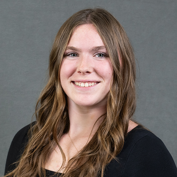 Marcie Wait Headshot Photo.