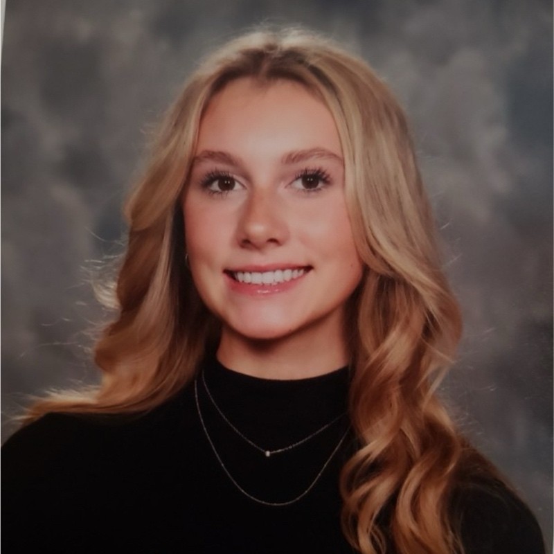 Headshot photo of Lexi Kloth.